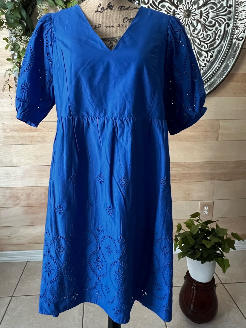 Old Navy Blue Eyelet V-Neck Puff Sleeve Dress Size Large